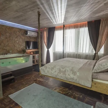 Onore Dell 2 Sa Djakuzijem Hotel 4*