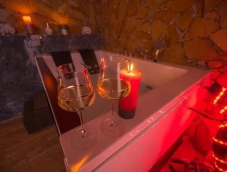 Onore Dell 2 Sa Djakuzijem Hotel Banja Koviljača